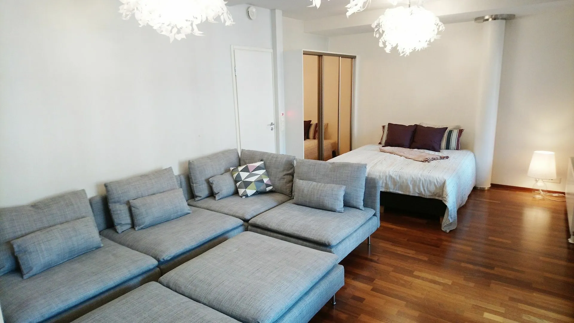 Suberb Location With Silence Apartment Helsinki